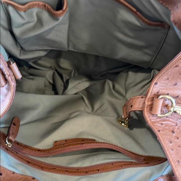 G.I.L.I. Tan Bag with Ostrich Texture - Picture 6 of 9